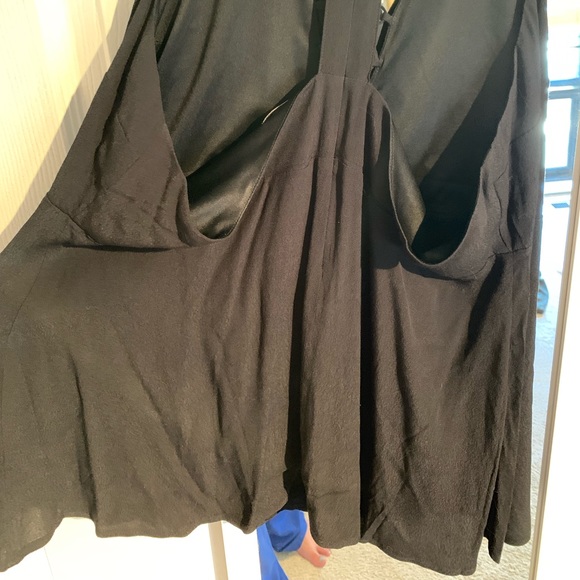 Express sleeveless top - Picture 6 of 6